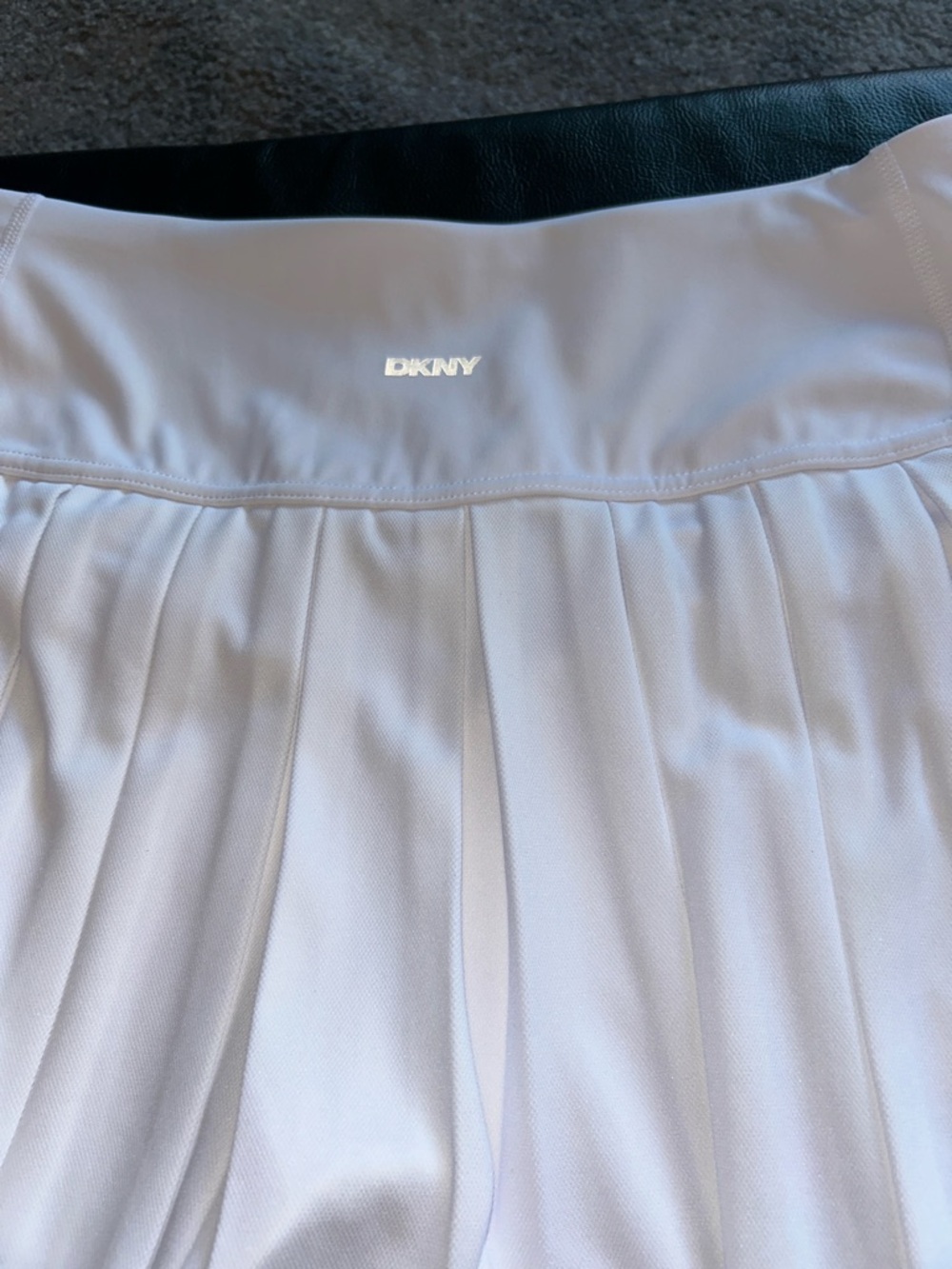 DKNY Sport XL Women’s White Pleated Skort NWT - Picture 2 of 7